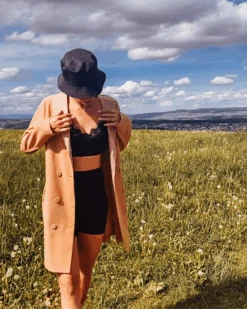 Blazer Kleid Tati 23 Blazer Kleid Tati -Herz Schmuck Geschaft Blazer Cardigan Jacke Langer Blazer Damen Schweiz Tati beige 2 323624