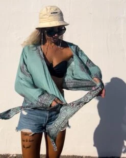 Om Wickelbluse Prajna -Herz Schmuck Geschaft Bluse Shirt Wickelbluse Wickelshirt langarm Hippie Boho Fashion Bohemian Goa India Indien Om tuerkis gruen rot Prajna 7