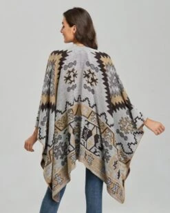 Ethno Cape Luzi -Herz Schmuck Geschaft Boho Ponchos Capes Damen Ethno geometrische Muster Bohemian Hippie Bekleidung Fashion Schweiz braun beige Luzi 1
