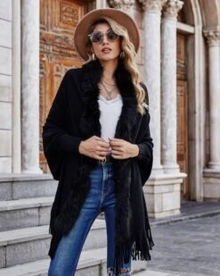 Poncho Cape Viola 21 Poncho Cape Viola -Herz Schmuck Geschaft Cape Poncho Strickjacke Cardigan Damen Fransen Kunstfell Kragen Kunstpelz Winter Herbst Fashion Bekleidung Damen Schweiz JustStyle Viola schwarz 4 464668