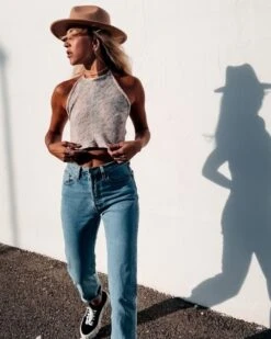 Crochet Crop Top Tarifa -Herz Schmuck Geschaft Crop Top Damen Tops Rueckenfrei Sommer Boho Hippie Fashion Style Crochet Knitted Haekeltop handgemacht handmade Schweiz beige rosa hellblau Tarifa Cindy 3 128724