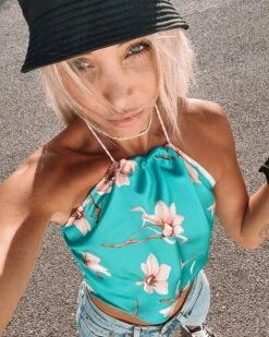 Crop Top Flower Dance