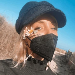 Schwarze FFP2 Schutzmasken -Herz Schmuck Geschaft FFP2 schwarz Schutzmaske Smiling Cindy 2