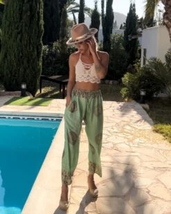 Grüne Goa Om Hose Sacred -Herz Schmuck Geschaft Hosen Damen Boho Hippie Om Goa Hose Trousers gerader Schnitt Bund JustStyle gruen Sacred Cindy Boccia 1