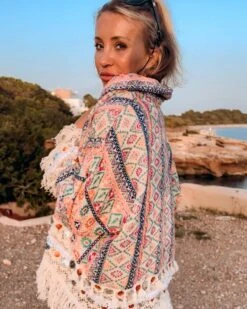 Boho Jacke Gertrudis -Herz Schmuck Geschaft Jacke Boho Damen Hippie Style Uebergangsjacke Fransen Cape Ethno Muster Bohemian Fashion rosa blau pink orange beige Gertrudis Cindy Boccia JustStyle Ibiza 1