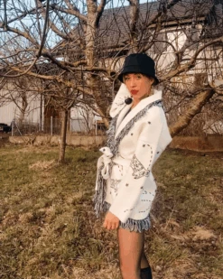 Strickjacke Cardigan White Planet -Herz Schmuck Geschaft Kaschmir Cardigan Kimono Wolle Strickjacke Damen Schweiz Bohemian Fransen Halblang High Quality weiss White Planet Cindy 3