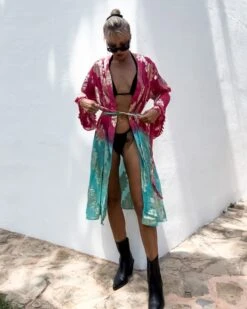 Boho Kimono Ethereal -Herz Schmuck Geschaft Kimono Cardigan Festival Outfit Boho Kleidung Damen Batik Farbverlauf goldene Details handgemacht Indien JustStyle pink rot tuerkis blau Ethereal 10