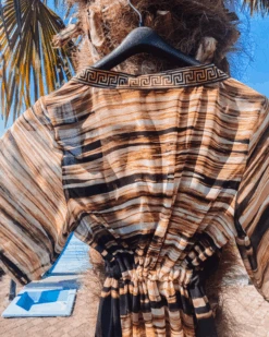 Kimono Salinas -Herz Schmuck Geschaft Kimono Bohemian Coverup Bikini Ibiza Fashion Festival Schweiz Cindy braun schwarz Salinas Detail 1 281187