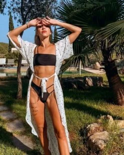 Kimono Skull'nd Roses -Herz Schmuck Geschaft Kimono Boho Kimonos Bohemian Coverup Bikini Ibiza Fashion Festival Schweiz Cindy Dots gepunktet weiss schwarz Skull and Roses Ibz 3 110651