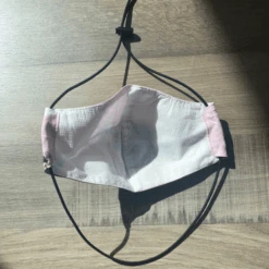 Kinder Stoffmaske Minnie Mouse Rainbow -Herz Schmuck Geschaft Kindermaske Stoffmaske Mundschutzmaske Kinder Minnie Mouse Rainbow Details 1 205674