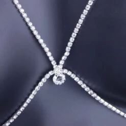 Körper Brust Schmuck Isy 7 Körper Brust Schmuck Isy -Herz Schmuck Geschaft Koerperschmuck Koerper Modeschmuck Kette Glitzerkette Brust Schmuck Damen Strasssteine Isy silber 2