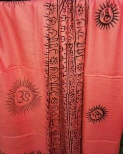 Pareo Tuch Kovalam -Herz Schmuck Geschaft Pareo Sarong Goa Tuch India Ethno Boho Hippie Om Ganesha multifunktional rot schwarz Kovalam 1 899325