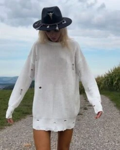 Langer Cut-Out Pullover Paulina -Herz Schmuck Geschaft Pullover Sweater Hoodie Knitted Strick Strickpulli lang Oversized Cut Outs Paulina weiss 1