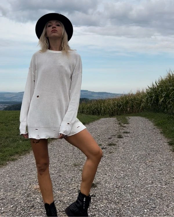 Langer Cut-Out Pullover Paulina