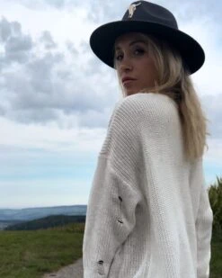 Langer Cut-Out Pullover Paulina -Herz Schmuck Geschaft Pullover Sweater Hoodie Knitted Strick Strickpulli lang Oversized Cut Outs Paulina weiss 6