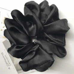 Scrunchie Haargummi Silky Lion -Herz Schmuck Geschaft Scrunchie Haargummi Satin Seide XXL grosse haargummis Silky Lion 1 schwarz 561686