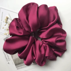 Scrunchie Haargummi Silky Lion -Herz Schmuck Geschaft Scrunchie Haargummi Satin Seide XXL grosse haargummis Silky Lion 10 bordeaux 644662