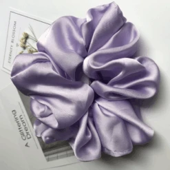 Scrunchie Haargummi Silky Lion -Herz Schmuck Geschaft Scrunchie Haargummi Satin Seide XXL grosse haargummis Silky Lion 2 lila 694842