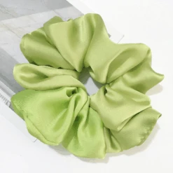 Scrunchie Haargummi Silky Lion -Herz Schmuck Geschaft Scrunchie Haargummi Satin Seide XXL grosse haargummis Silky Lion 6 hellgruen 980564