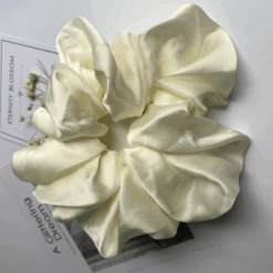 Scrunchie Haargummi Silky Lion -Herz Schmuck Geschaft Scrunchie Haargummi Satin Seide XXL grosse haargummis Silky Lion 8 creme 239827