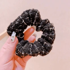 Scrunchie Nizza -Herz Schmuck Geschaft Scrunchie haargummi stoff gewoben chanel style elegant weich scrunchies viele farben haare haarschmuck nizza schwarz 315269