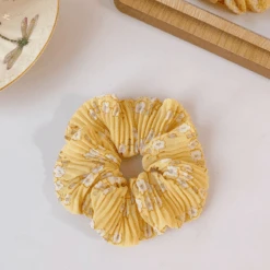 Scrunchies Haargummi Sunny -Herz Schmuck Geschaft Scrunchie haargummi stoff mesh blumen weich scrunchies viele farben haare haarschmuck haarband sunny gelb blumen 532747