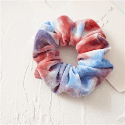 Scrunchie Velvet Batik -Herz Schmuck Geschaft Scrunchie haargummi velvet samt weich scrunchies viele farben haare haarschmuck haarband schweiz tie batik bohemian blau rot 260915