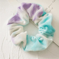 Scrunchie Velvet Batik -Herz Schmuck Geschaft Scrunchie haargummi velvet samt weich scrunchies viele farben haare haarschmuck haarband schweiz tie batik bohemian tuerkis lila 339919