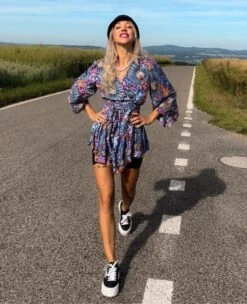 Seiden Kleid Ananda -Herz Schmuck Geschaft Seidenkleid Kimono Bluse Seide Silk Kleidung Damen Paisley Blumen Muster Farbig Violett Blau pink orange Ananda Cindy 1