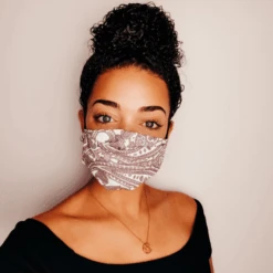 Stoffmaske Benirras -Herz Schmuck Geschaft Stoffmaske Mundschutzmaske Hygienemaske Maske Baumwolle Filter Fashion Style Benirras Paisley Bandana rot rosa Jasmine 1 717084