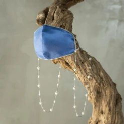 Seiden-Baumwolle Maske Cote D'Azur -Herz Schmuck Geschaft Stoffmaske Seidenmaske Maske Seide Baumwolle Maskenkette Kette fuer Maske Perlenkette Mundschutz Filtereinlage Fashionmaske Schweiz blau Cote D Azur 7 455243