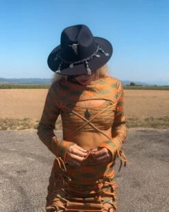 Dreteiler Dhalia 9 Dreteiler Dhalia -Herz Schmuck Geschaft Strick Zweiteiler Set Kurzer Rock Bandage langarm CropTop binden Boho Festival Fashion orange gruen Dhalia Cindy Boccia 7