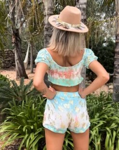 Zweierset Shorts & Top Essence -Herz Schmuck Geschaft Zweiteiler Zweierset Set Damen Shorts kurze Hose Crop Top Bohochic Hippiechic Batik Farbverlauf goldene Details Essence hellblau rosa 2
