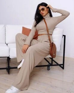 Geripptes Zweiteiler Set Sabina -Herz Schmuck Geschaft Zweiteiler Zweierset Damen lange Schlaghose weite Hose Rollkragen gerippt Shirt Crop Bauchfrei Sabina beige braun 3 397268