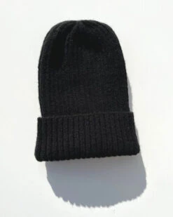 Beanie Mütze Jona -Herz Schmuck Geschaft beanies muetzen kopfbedeckung hut beanie unisex damen herren unifarbig style.fashion schweiz jona schwarz 1