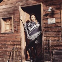 Poncho Invierno -Herz Schmuck Geschaft image 255616ee c21f 4838 a4ae d28008fd2405 328842