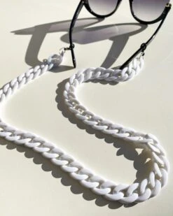 Brillenkette Kelly -Herz Schmuck Geschaft image 4a3bc128 2e74 48be 8178 0dee630115b5 333532