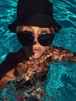 Fischerhut Stevie -Herz Schmuck Geschaft image 6244f835 9cd5 4ba6 85db 7e34893b8d42 966108