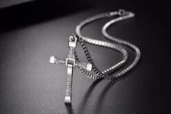 Halskette Cross Diesel -Herz Schmuck Geschaft image 67b38457 c31e 4707 a154 54023ea19425 966656