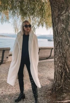 Teddy Mantel Gstaad -Herz Schmuck Geschaft image 7a091c3a 2611 432b bc62 5bde7ad07d4c 801775