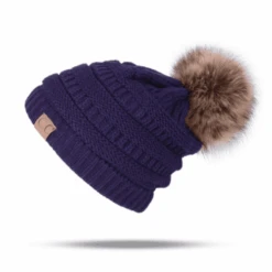 Mütze Ybrig 11 Mütze Ybrig -Herz Schmuck Geschaft image 8b59b7d6 c8b4 42c0 80da f51e2b490627 119023