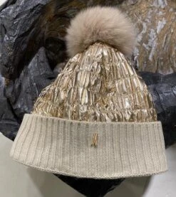 Bommel Mütze Laax -Herz Schmuck Geschaft image a7604e56 5682 46fd adbf a7543eeb6811 895529