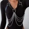 Körpergürtel Brust Talina 1 Körpergürtel Brust Talina -Herz Schmuck Geschaft koerperguertel harness kunstleder ketten leichtmetall brust fetisch accessoires festival schwarz silber Talina 1